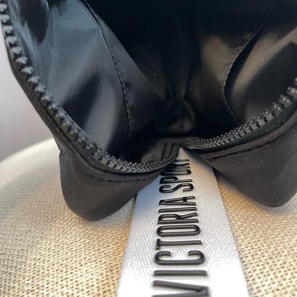 New Victoria’s Secret Sport neoprene wristlet - Picture 6 of 7